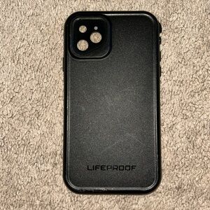 IPHONE 11 LIFEPROOF CASE